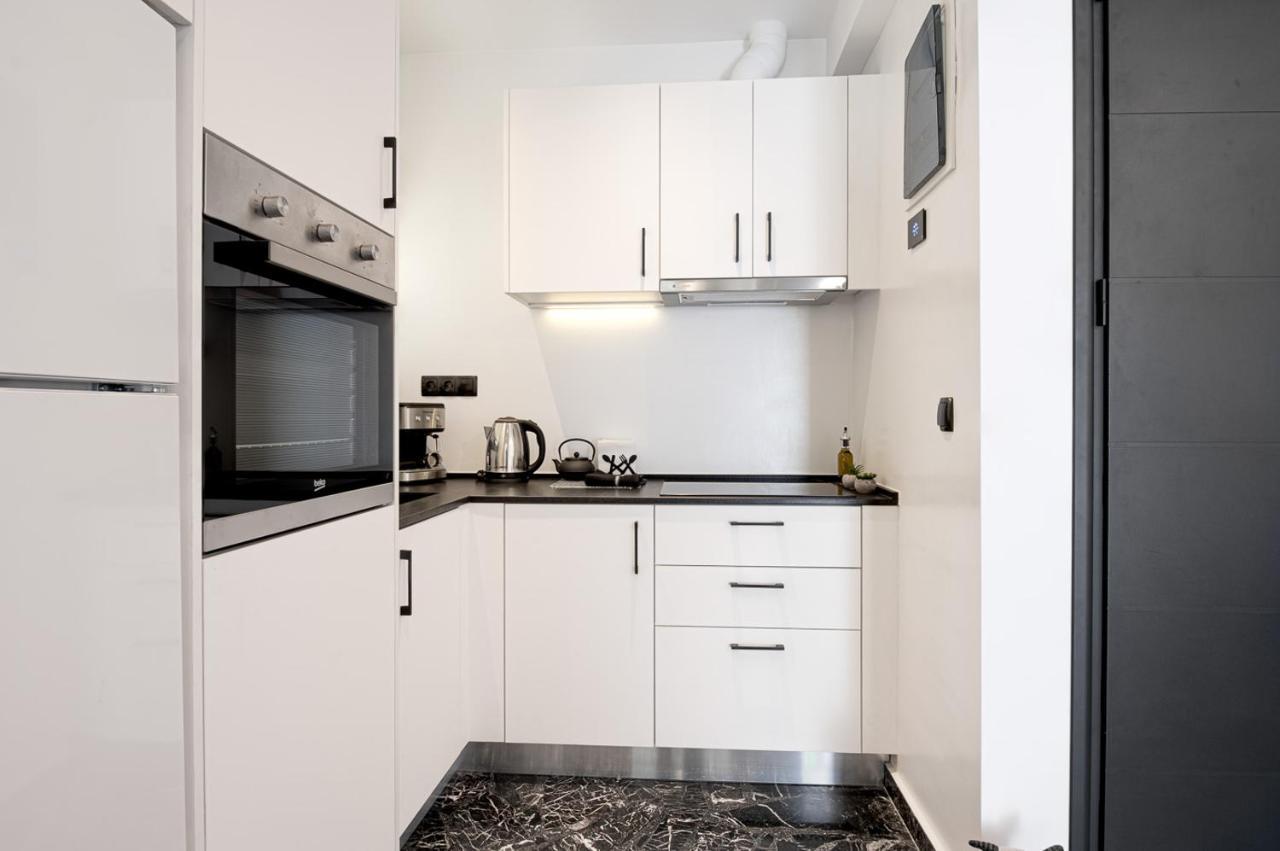 Lux Apt Next To Port & City Center Ираклион Экстерьер фото