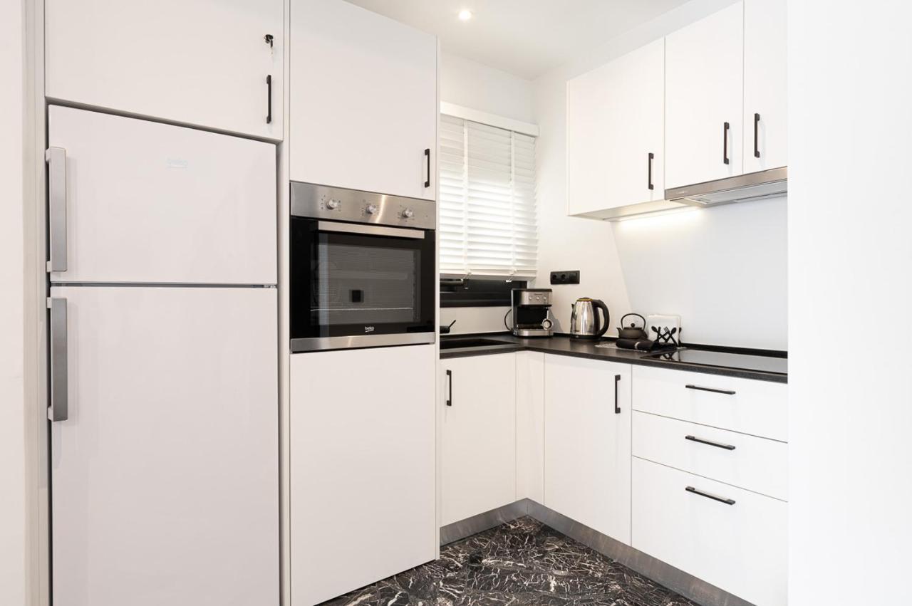 Lux Apt Next To Port & City Center Ираклион Экстерьер фото