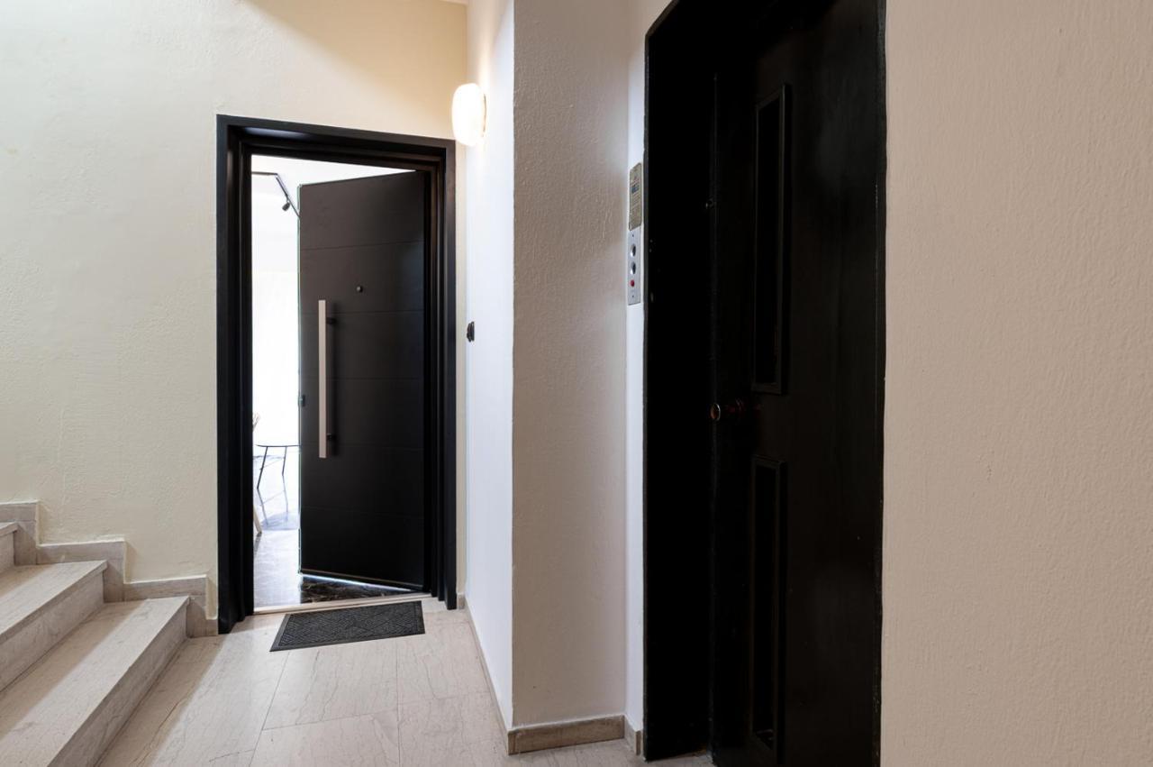 Lux Apt Next To Port & City Center Ираклион Экстерьер фото